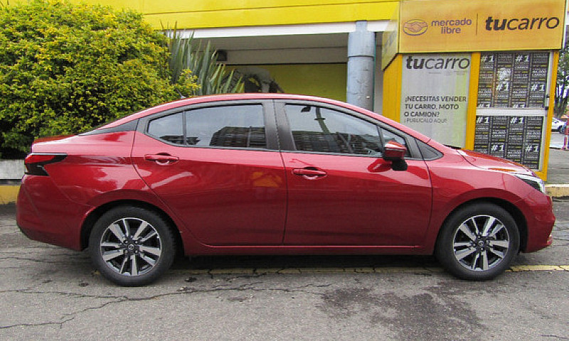 Nissan Versa 1.6 Adv...