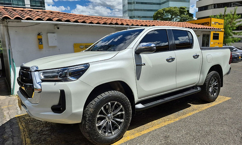 Toyota Hilux 2.4 Die...