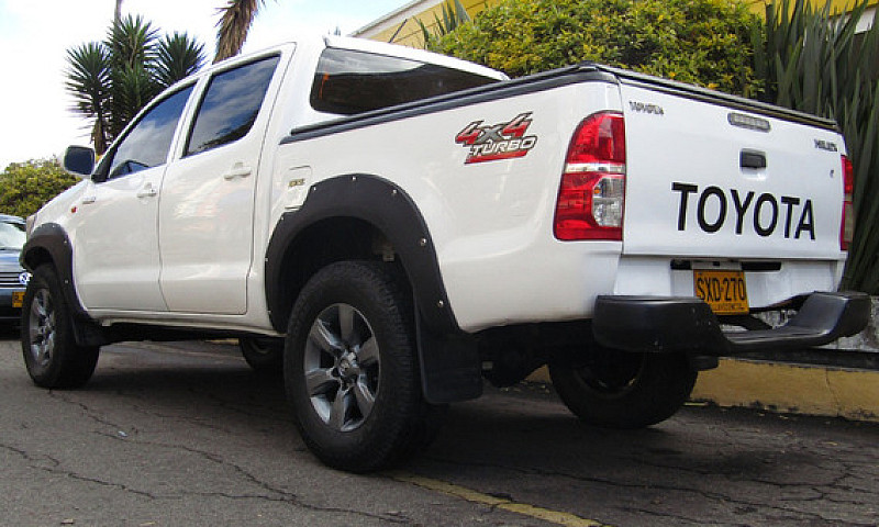Toyota Hilux 2.5 Vig...
