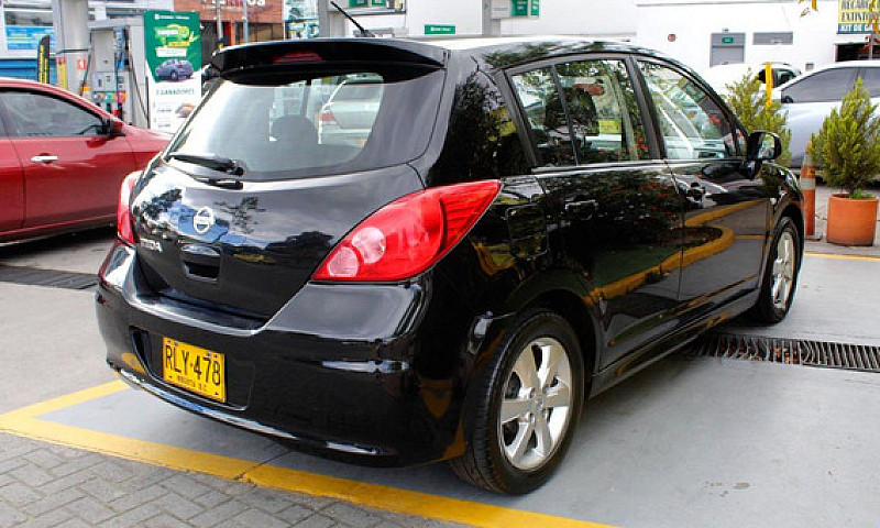 Nissan Tiida 1.8 Hat...