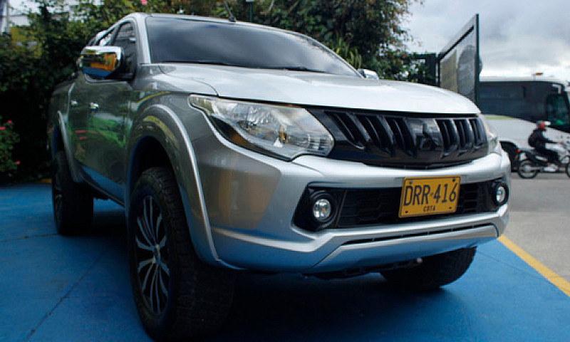 Mitsubishi L200 Spor...