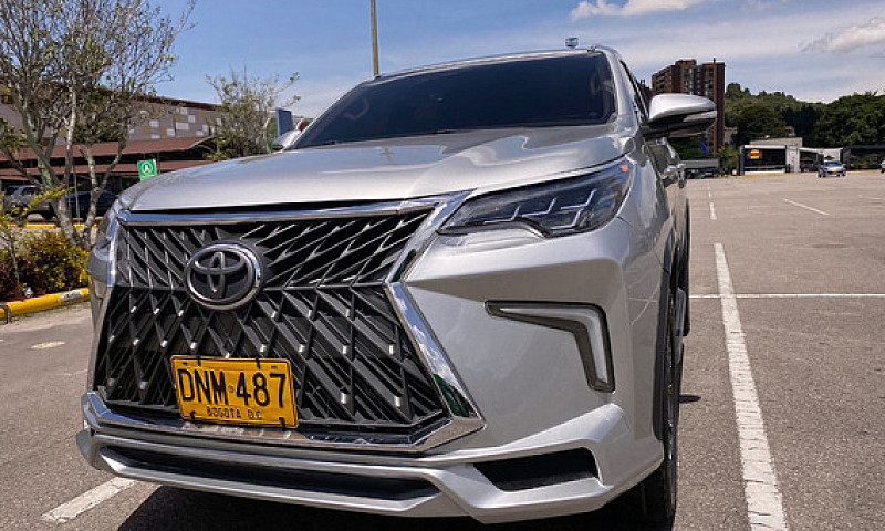Toyota Fortuner 2.7L...
