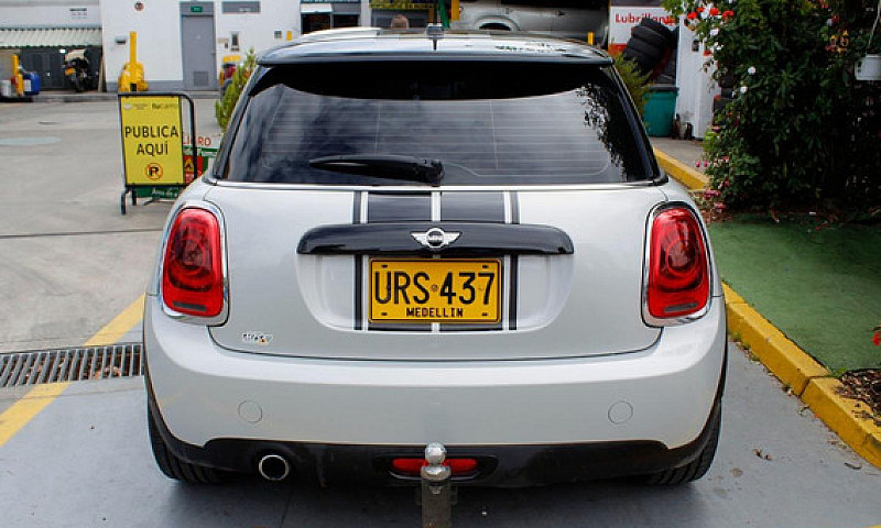 Mini Cooper 1.5 At...