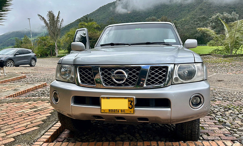 Nissan Patrol 4.8 Y6...