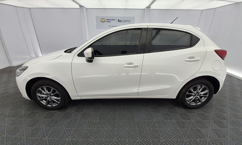 Mazda 2 1.5 Touring...