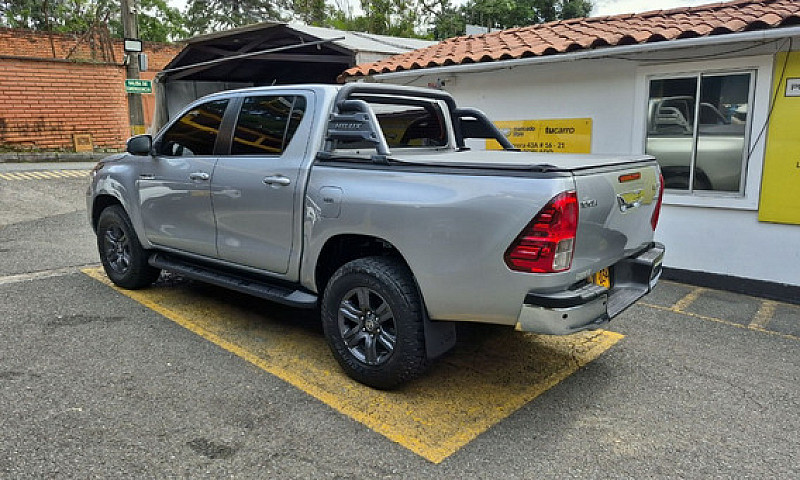 Toyota Hilux 2.4 Sr ...
