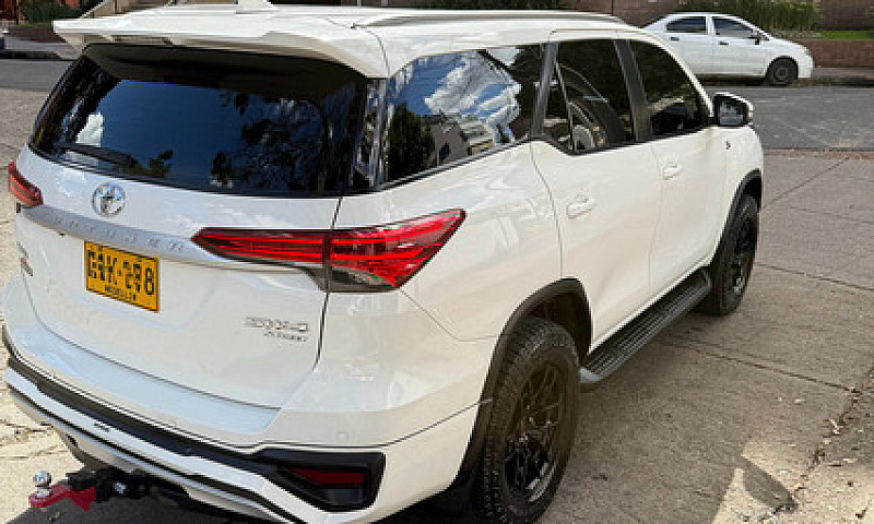 Toyota Fortuner 2.7L...