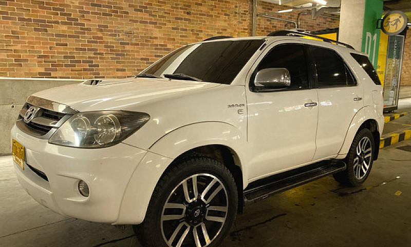 Toyota Fortuner 3.0 ...
