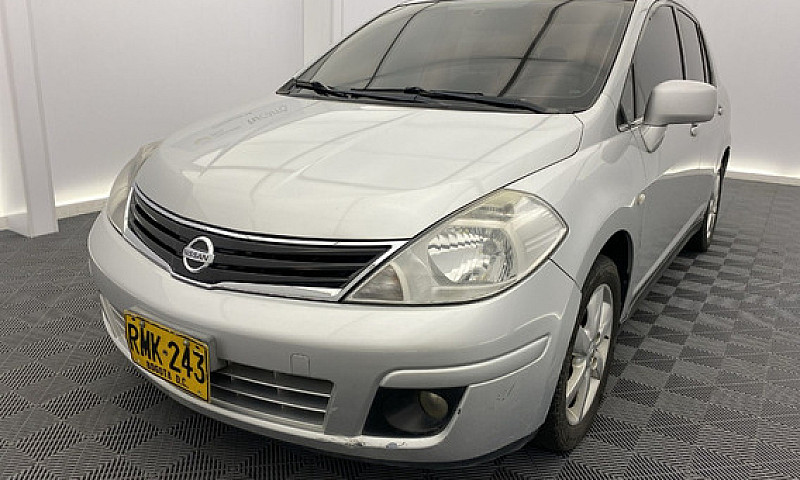 Nissan Tiida 1.8 Pre...