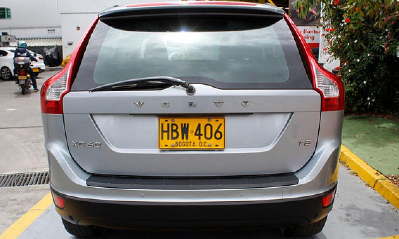 Volvo Xc60 2.0 T5 At...