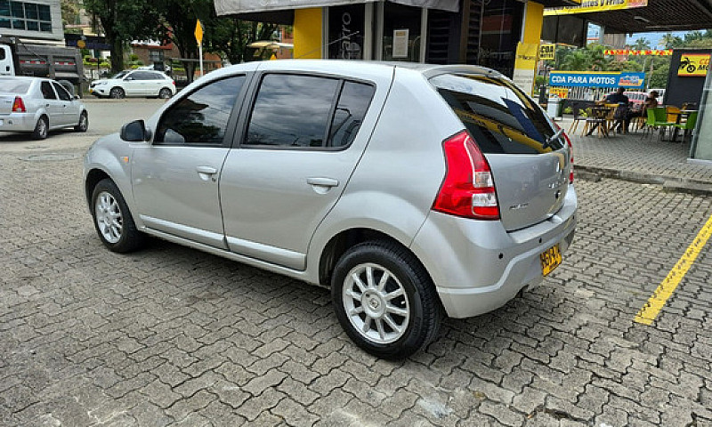 Renault Sandero 1.6 ...