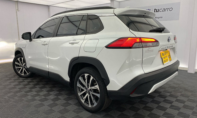 Toyota Corolla Cross...
