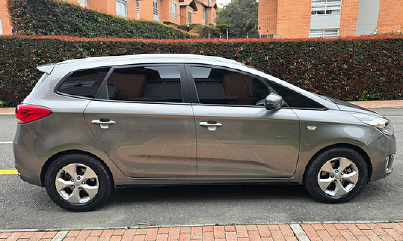 Kia Carens 2.0 Suv E...
