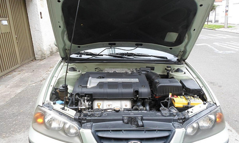 Hyundai Elantra 2.0 ...