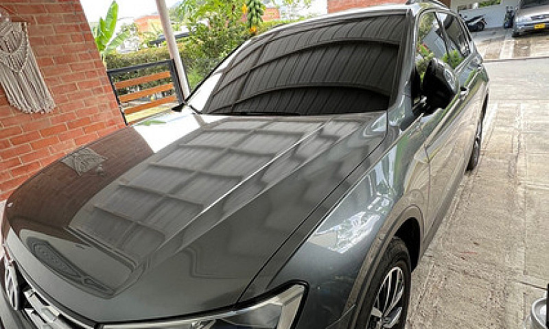 Volkswagen Tiguan Al...