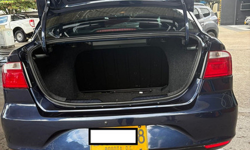 Volkswagen Voyage 1....