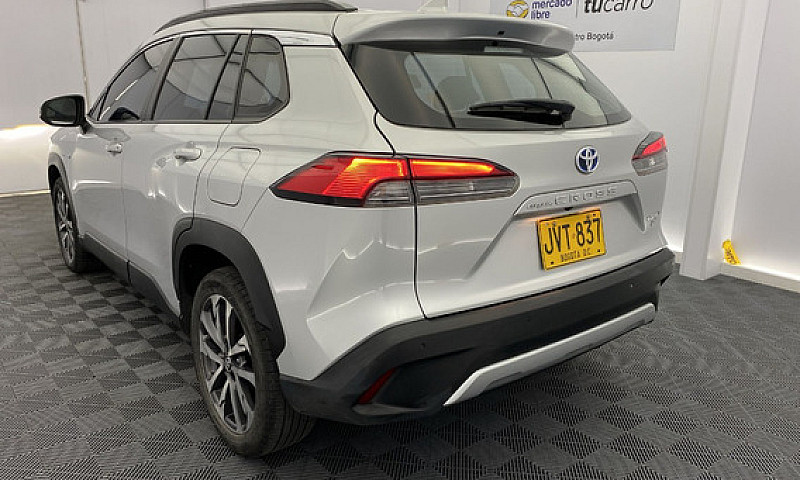 Toyota Corolla Cross...