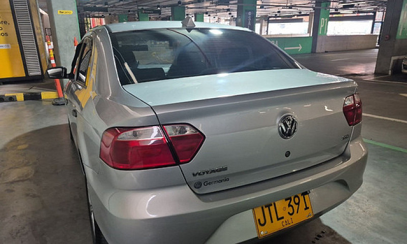 Volkswagen Voyage 1....
