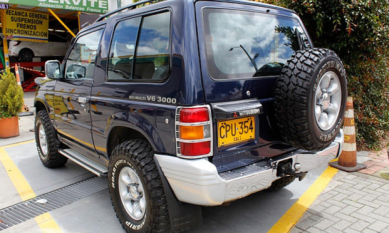 Mitsubishi Montero H...