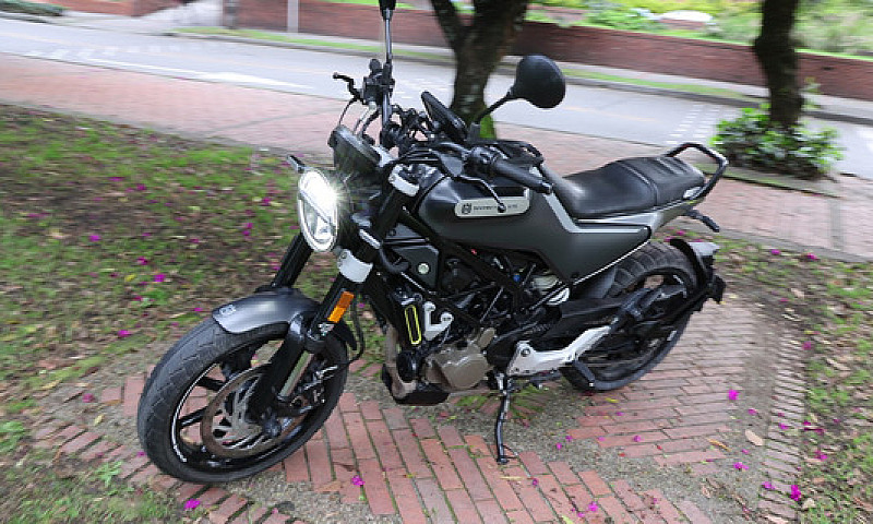 Svartpilen 200 - Bue...