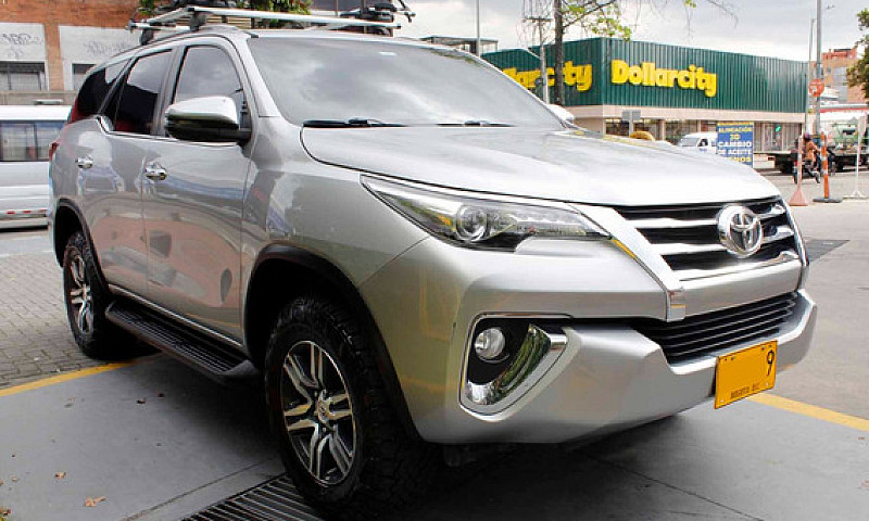Toyota Fortuner Srv ...