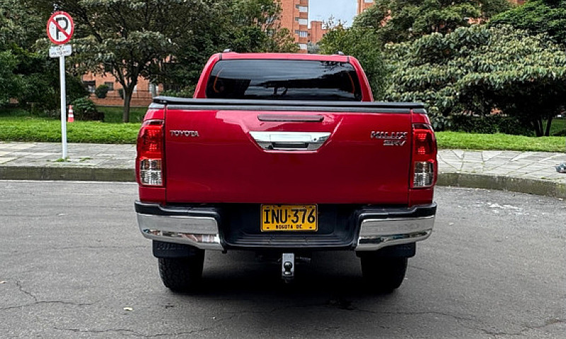 Toyota Hilux 2.8 Srx...