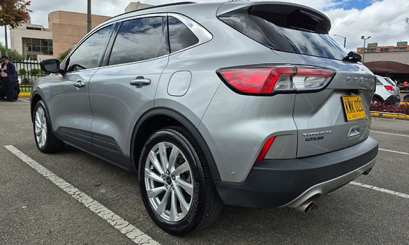 Ford Escape Titanium...