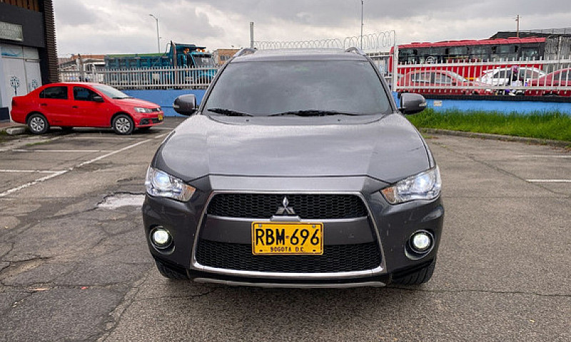 Mitsubishi Outlander...