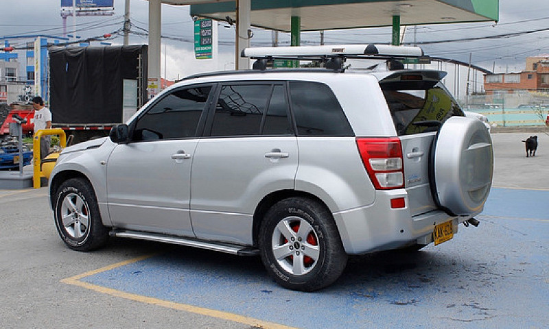 Suzuki Grand Vitara ...