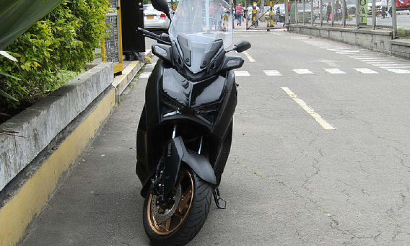 Yamaha X Max 300 At...