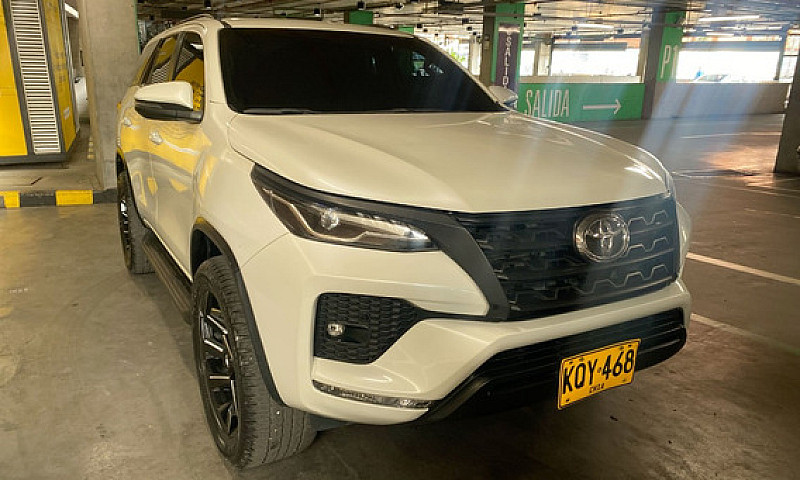 Toyota Fortuner 2.4 ...