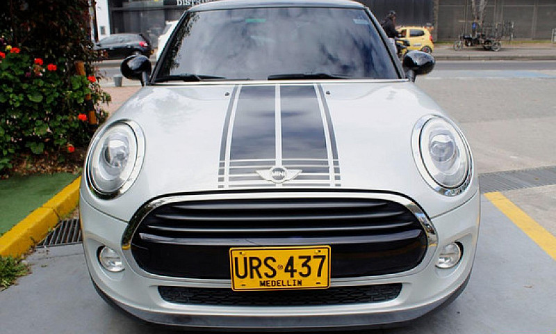 Mini Cooper 1.5 At...