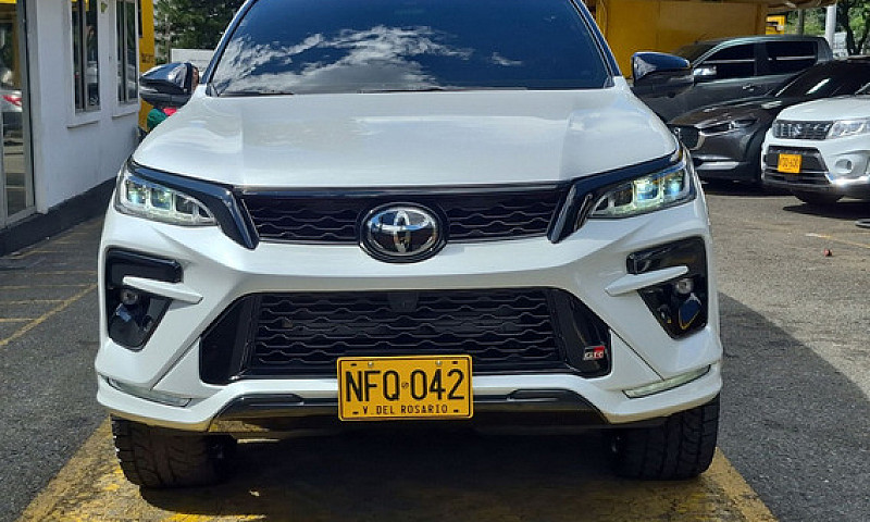Toyota Fortuner 2.8 ...