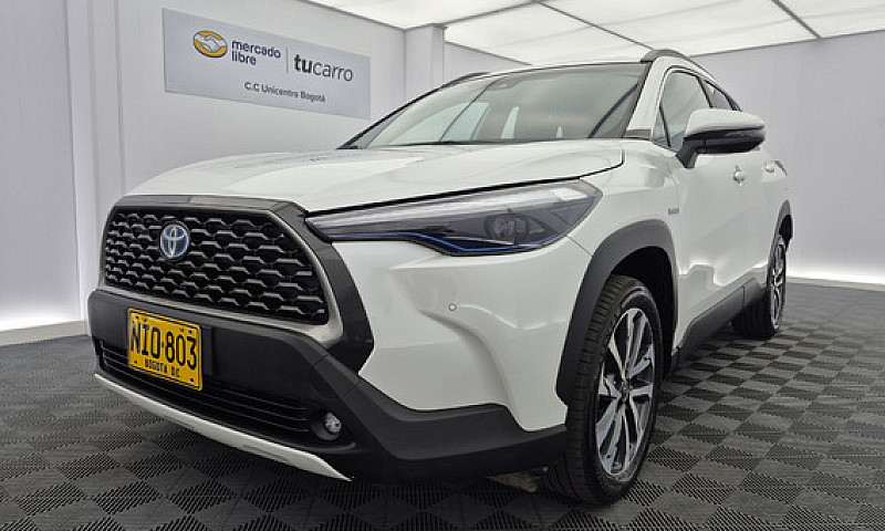 Toyota Corolla Cross...