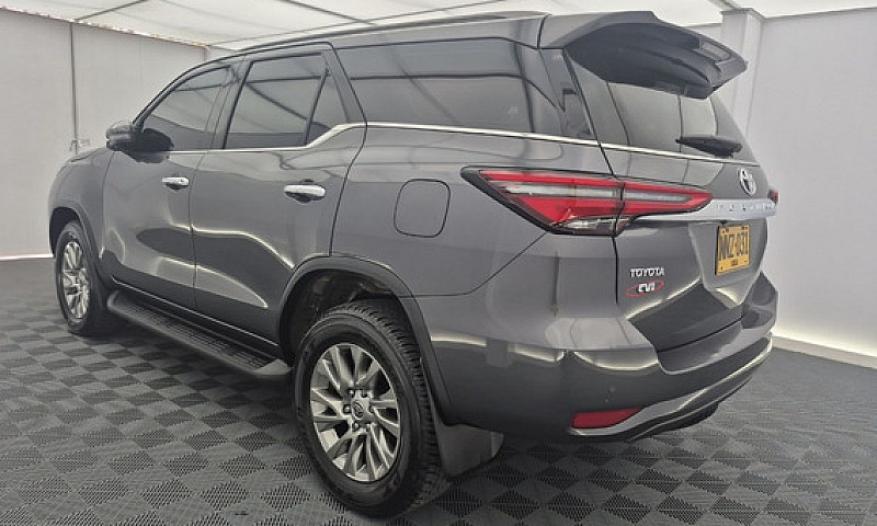 Toyota Fortuner 2.4 ...
