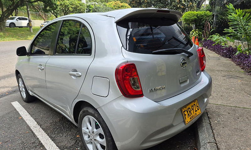 Nissan March 1.6 Sen...