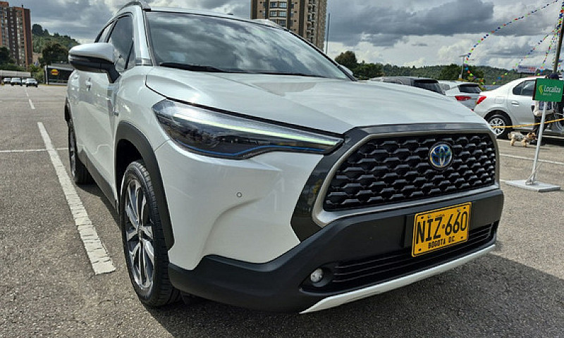 Toyota Corolla Cross...