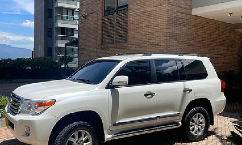 Toyota Land Cruiser ...