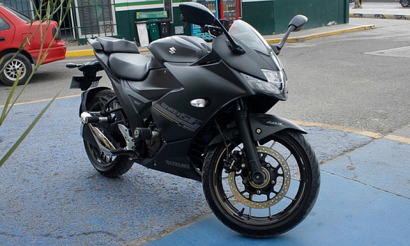 Suzuki Gixxer Sf 250...