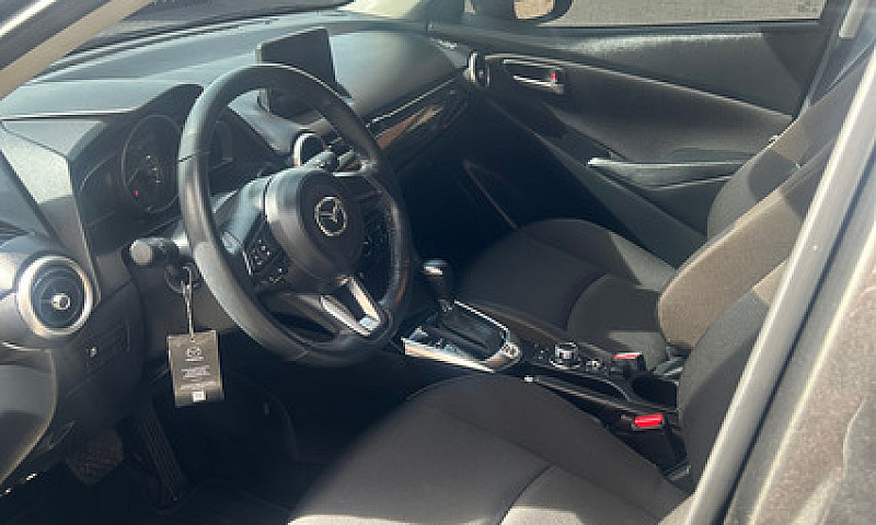 Mazda 2 1.5 Touring...