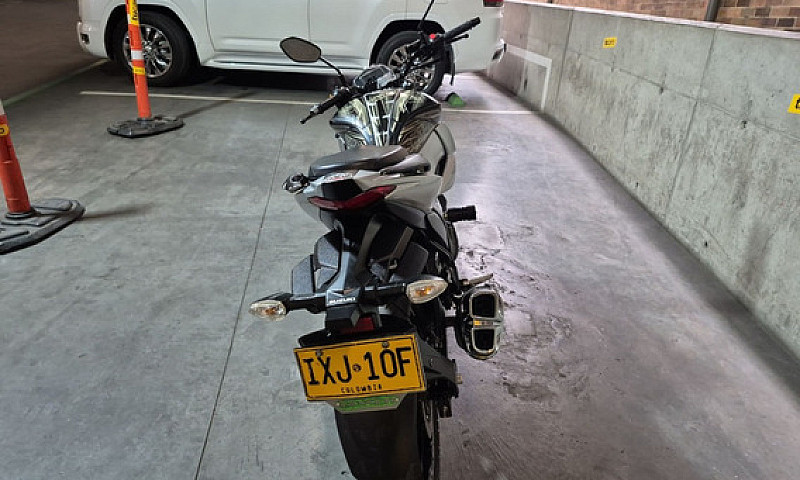 Suzuki Gixxer 250 20...