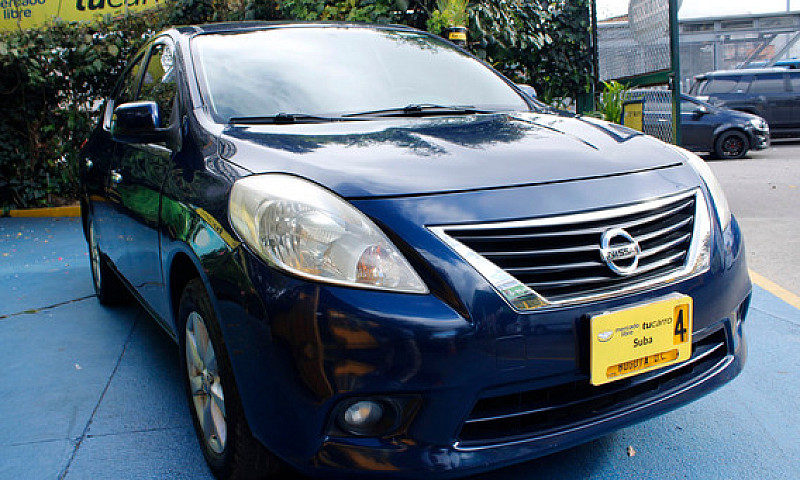 Nissan Versa 1.6 Adv...