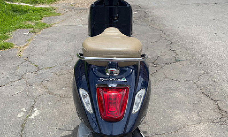 Vespa Primavera 150C...