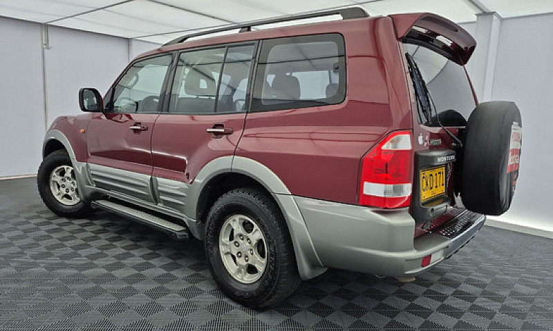 Mitsubishi Montero 3...
