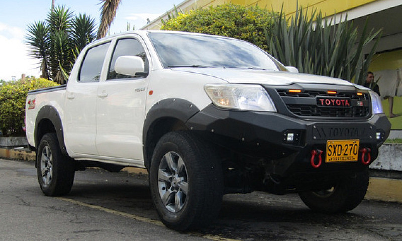 Toyota Hilux 2.5 Vig...