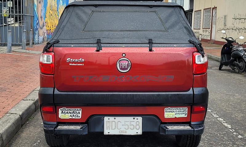Fiat Strada 1.4 Trek...