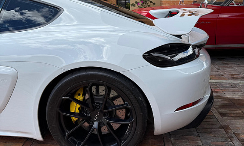 Porsche 718 Cayman G...