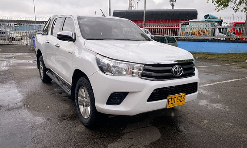 Toyota Hilux 2.4 4X4...