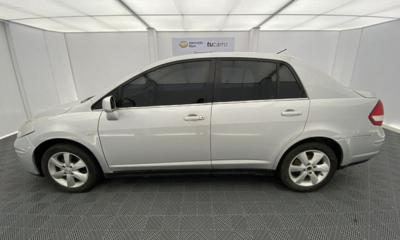 Nissan Tiida 1.8 Pre...
