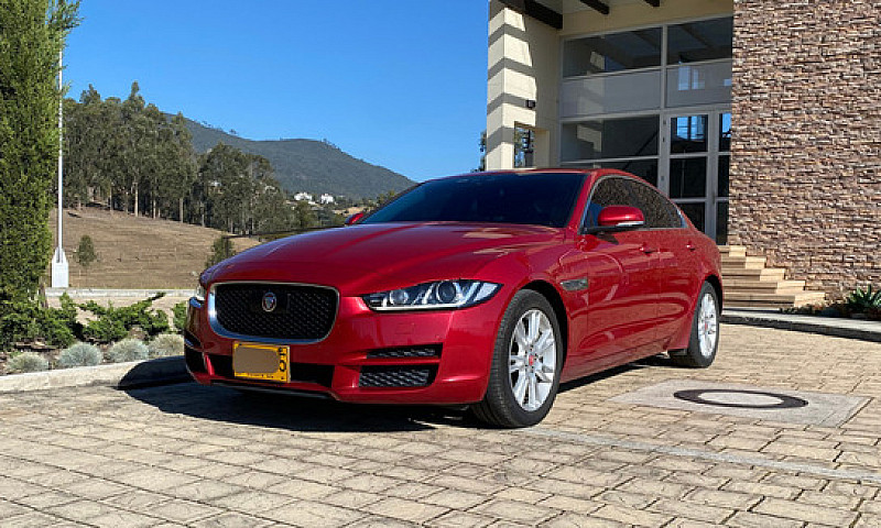 Jaguar Xe 25T 2.0 Tu...
